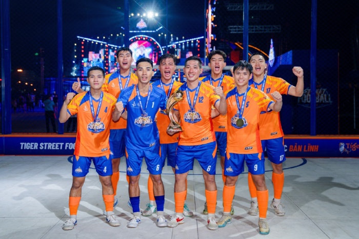 FC HTC vo dich Street Football mien Bac. Anh: TSF