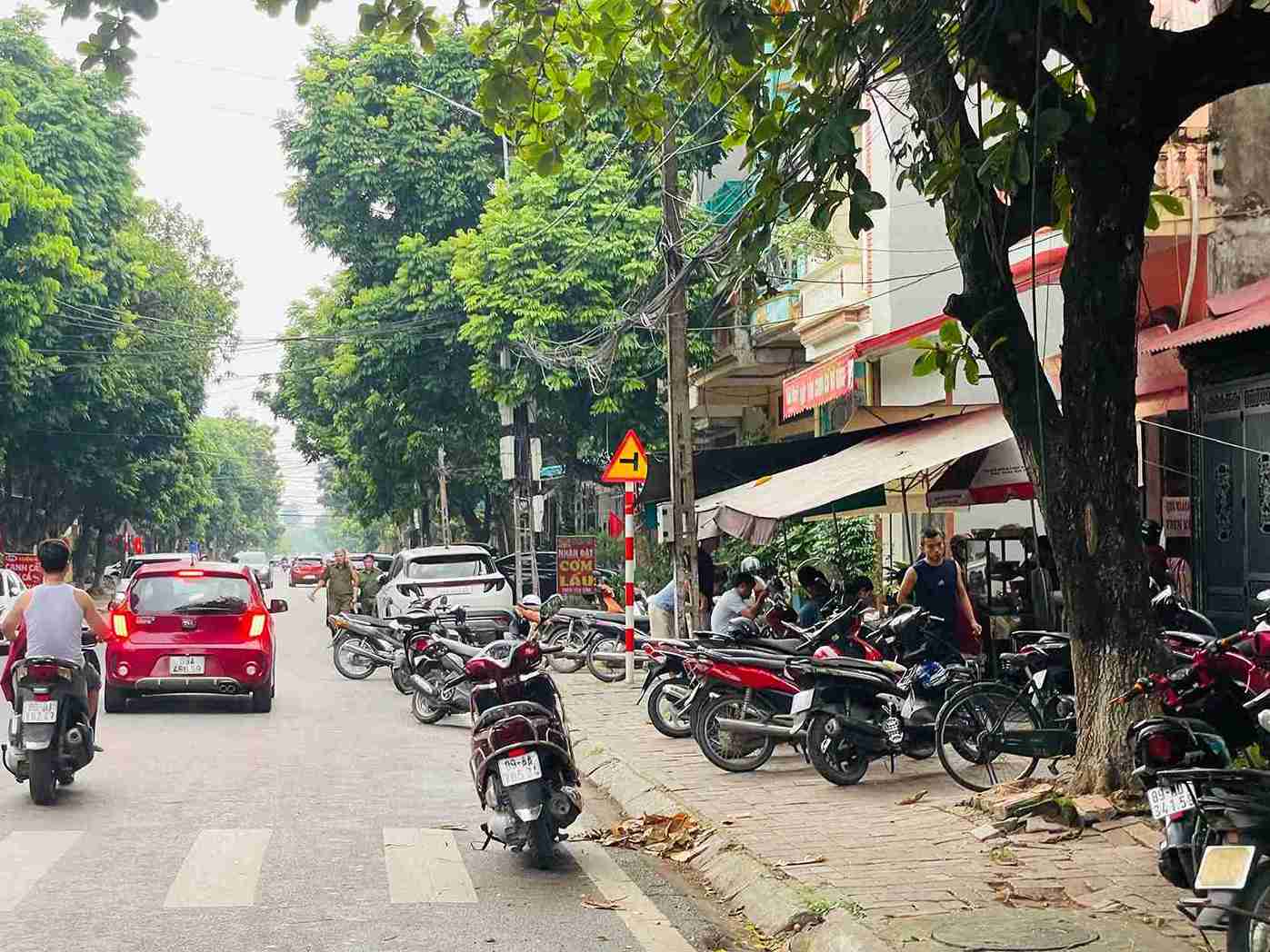 Hung Yen mua nhe, quan xa hoat dong binh thuong sau bao so 11. Anh: Mai Huong