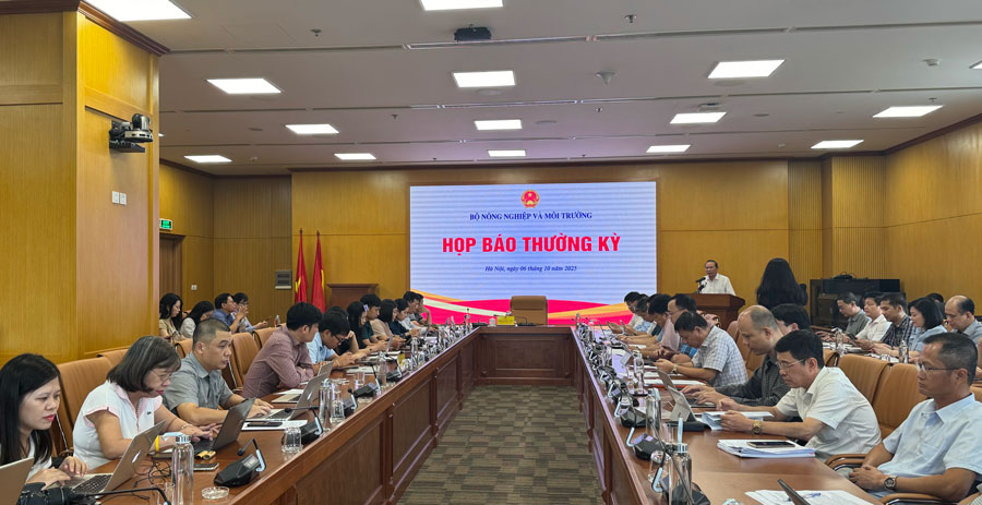Nhieu van de lien quan den nong nghiep, du bao thien tai duoc thong tin tai buoi hop bao thuong ky cua Bo Nong nghiep va Moi truong ngay 6.10. Anh: Thuy Linh. 