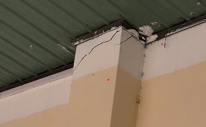 Mang But Primary and Secondary School ( Facilities 2), Quang Ngai province, had its walls cracked and its tiled roof damaged by an earthquake. Photo: Thanh Tuan