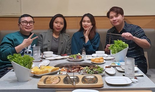 Anh chị em trong gia đình có thể cùng nhau tham gia nhiều hoạt động đa dạng, thú vị để gắn kết tình cảm ngày mưa bão. Ảnh: Tuấn Đạt