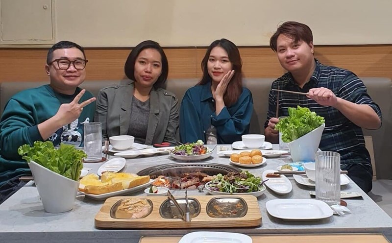 Family members can participate in many diverse and interesting activities together to bond on stormy days. Photo: Tuan Dat