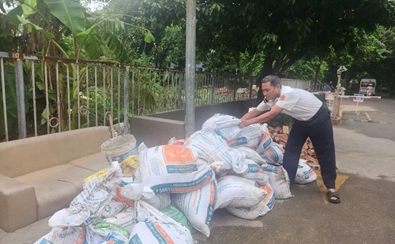 Hanoi people prepare plans to respond to storm Matmo. Photo: Minh Hanh