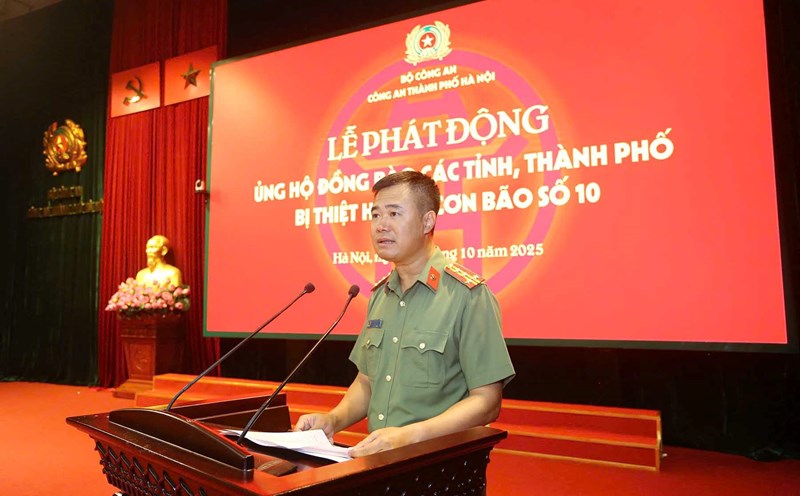 Colonel Nguyen Ngoc Quyen - Deputy Director of Hanoi City Police Department spoke at the launching ceremony. Photo: Hanoi Police