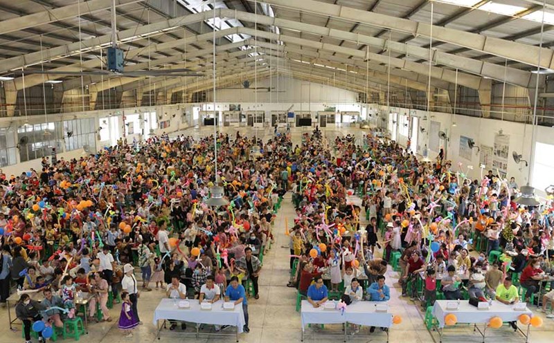Workers' children participate in the Mid-Autumn Festival organized by the enterprise union in Tay Ninh. Photo: Tay Ninh Provincial Federation of Labor