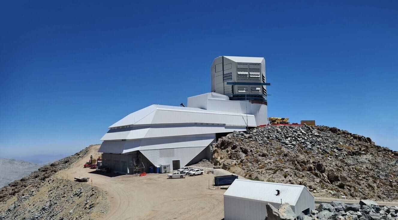 Dai quan sat Vera C. Rubin tai Cerro Pachon, Chile. Anh: Vera C. Rubin Observatory