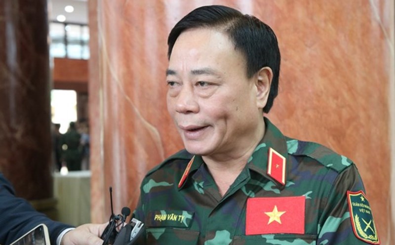 Major General Pham Van Ty - Deputy Director of the Department of Rescue - Relief, General Staff of the Vietnam People's Army - was proposed to be awarded the title of Hero of the People's Armed Forces. Photo: Tran Vuong