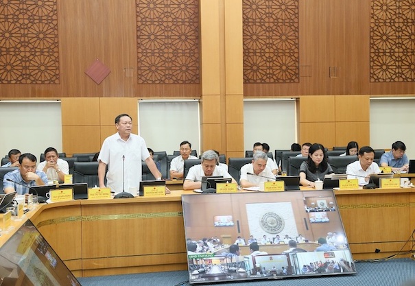 UBND tinh hop thuong ky, danh gia kinh te - xa hoi 9 thang 2025