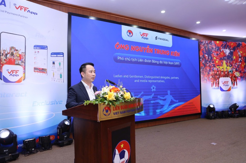 Pho Chu tich VFF Nguyen Trung Kien phat bieu tai le ra mat. Anh: VFF