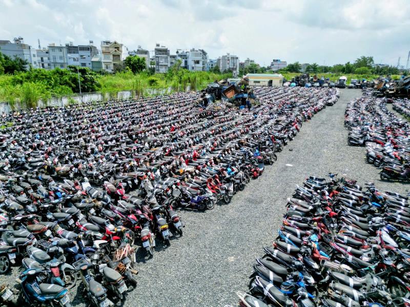 Lo tai san 1.606 phuong tien vi pham o TPHCM da duoc dau gia thanh cong voi gia hon 3,23 ti dong. Anh: Anh Tu