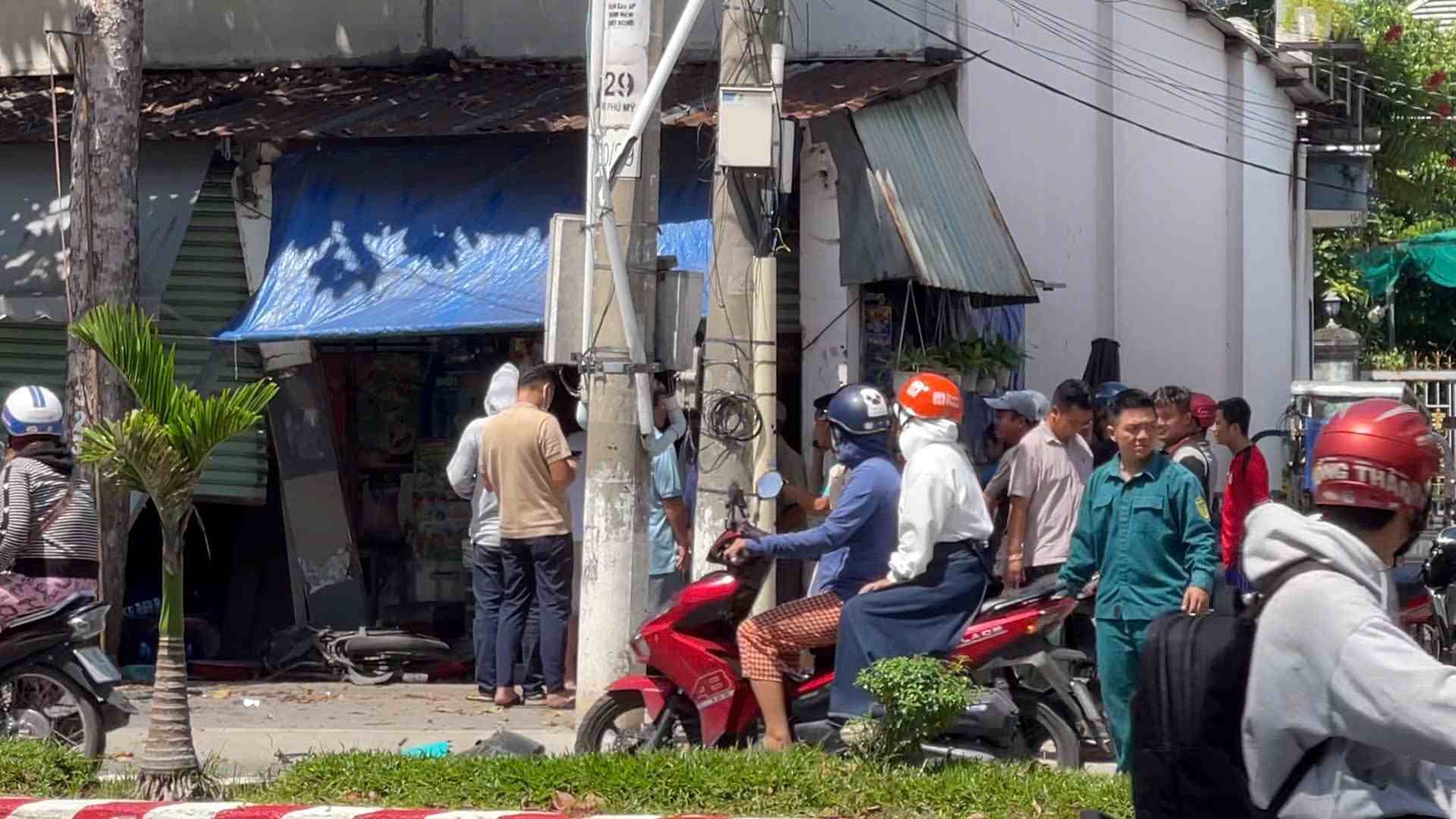 The scene of the accident that killed 2 people. Photo: Dinh Trong
