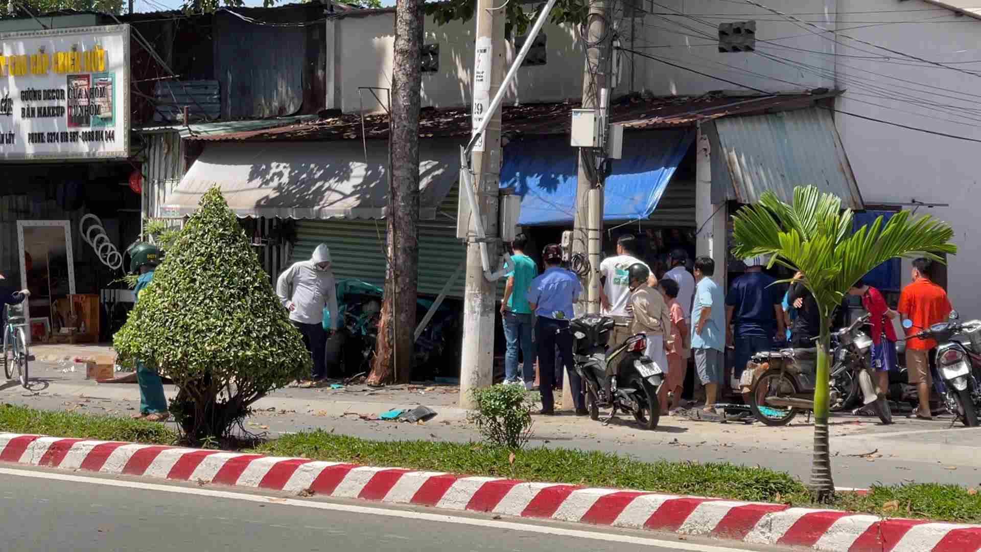 Hien truong vu tai nan. Anh: Dinh Trong