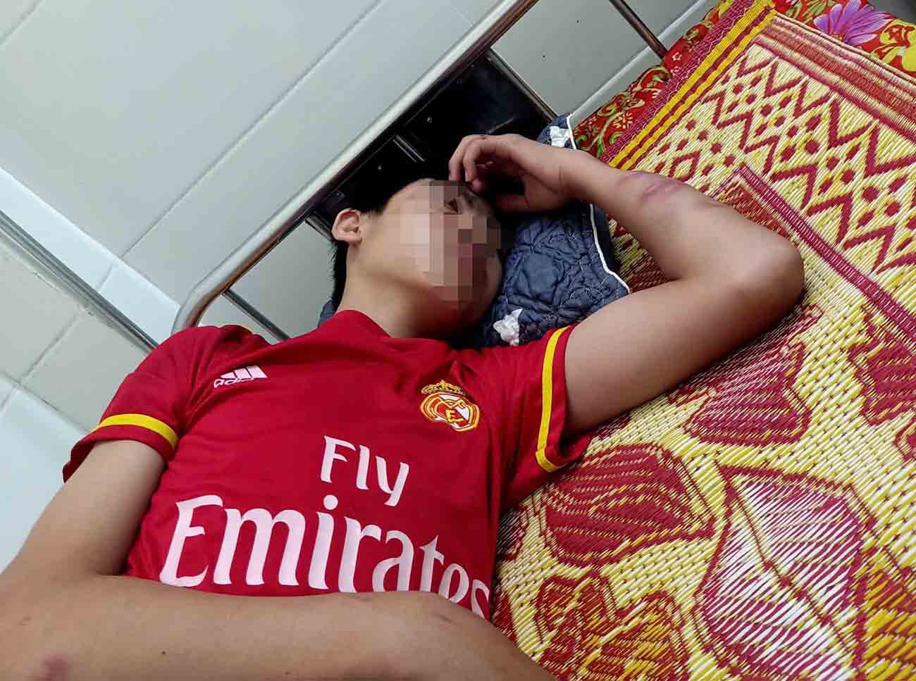 Despues de ser golpeado Manh tuvo que ser hospitalizado para recibir tratamiento. Foto: Tran Tuan.