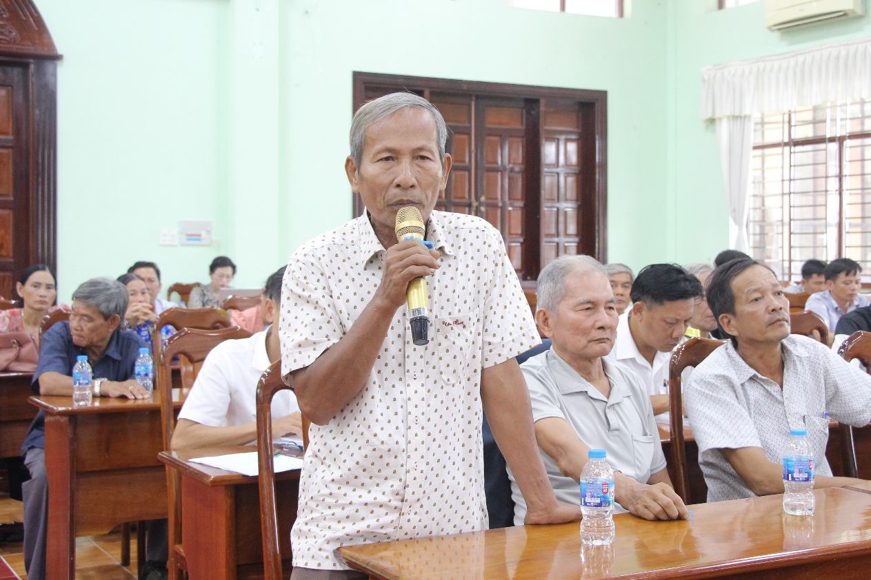 Cu tri o Can Tho phat bieu y kien: Anh: Truong Son - Phuoc Thuan