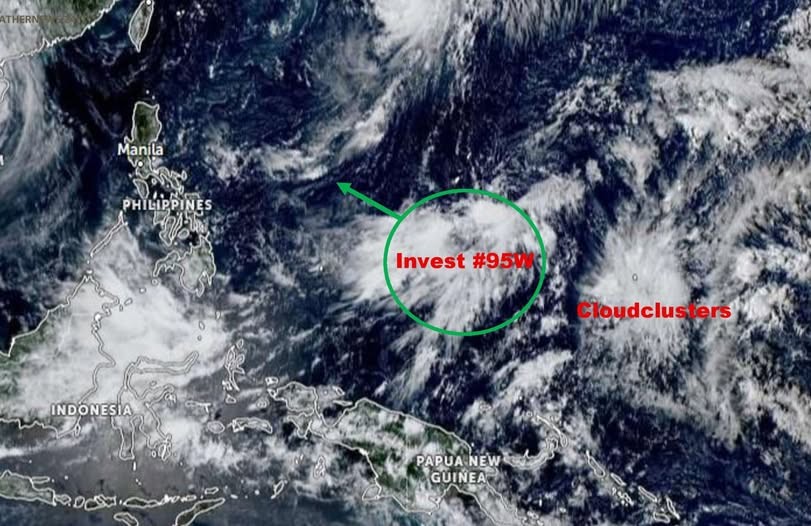 필리핀 근처의 저기압 95W와 뇌우 구름대. 사진: Weather News 24/7