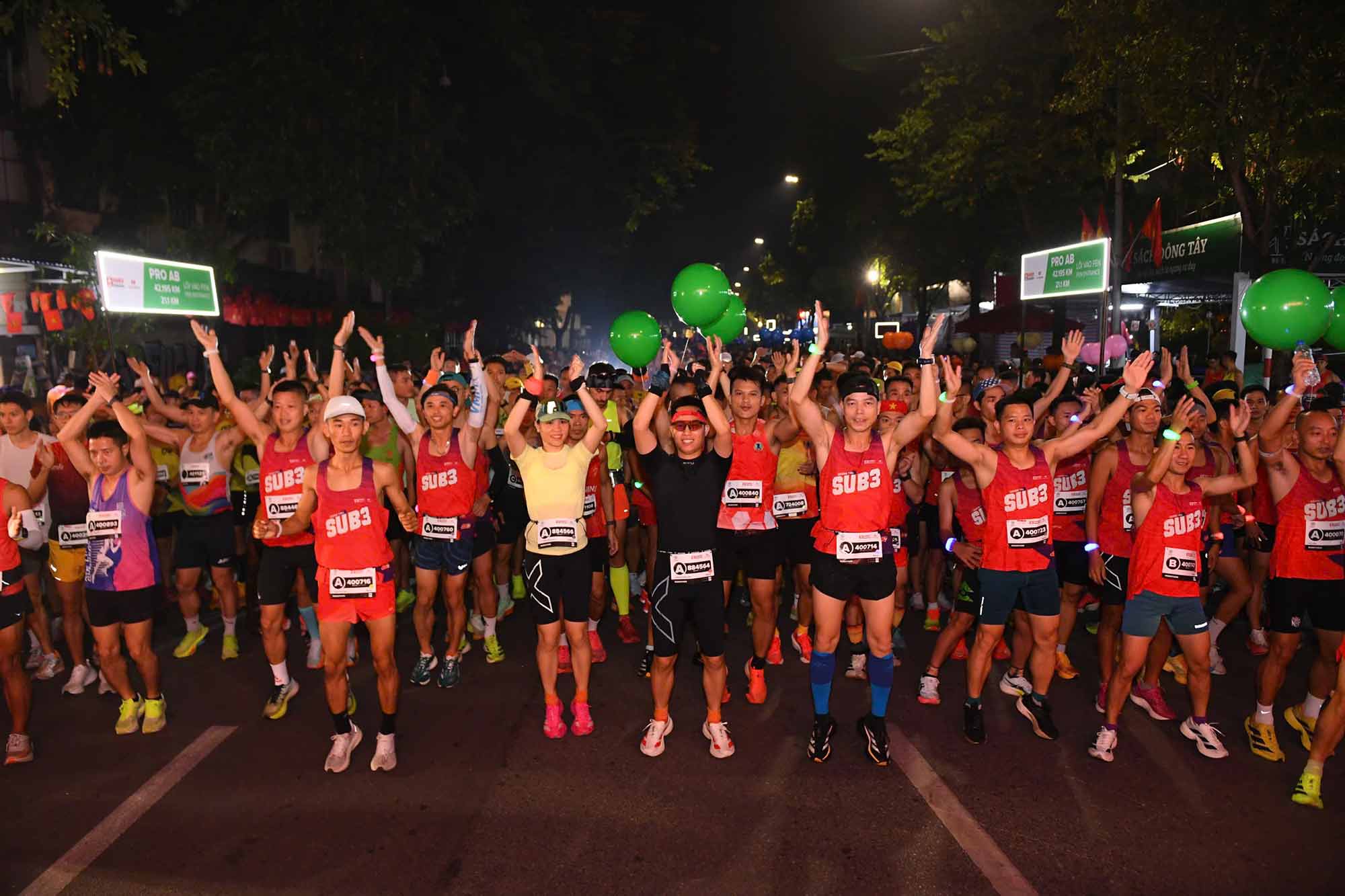 Diem nhan dac biet cua mua giai nam nay la su xuat hien cua Doan tau Khong So - tap hop hon 80 chan chay tung hoan thanh marathon voi thanh tich duoi 3 gio 5 phut. Anh: Techcombank
