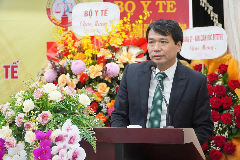 Tan Pho Vien truong Phung Thanh Hai phat bieu tai buoi le. Anh: Hao Thien