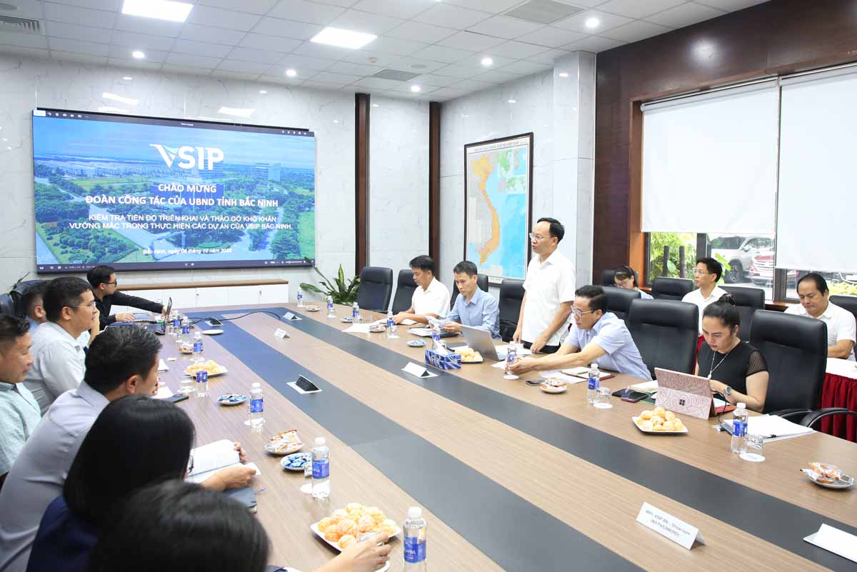 Le vice-president du comite populaire de BAC NINH, Pham Van Thinh, a conclu la reunion. Photo: Linh Ngoc