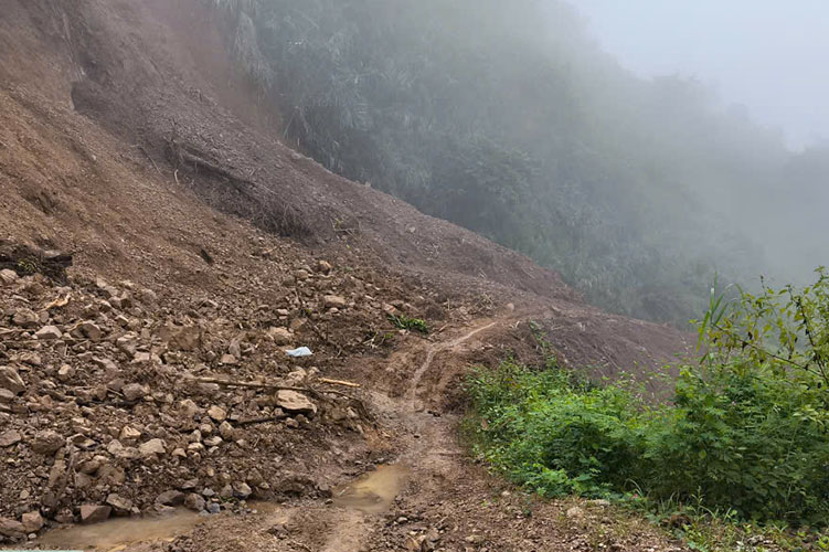 Mua lon gay sat lo cac tuyen duong o xa Pu Nhung, tinh Dien Bien. Anh: Xa Pu Nhung