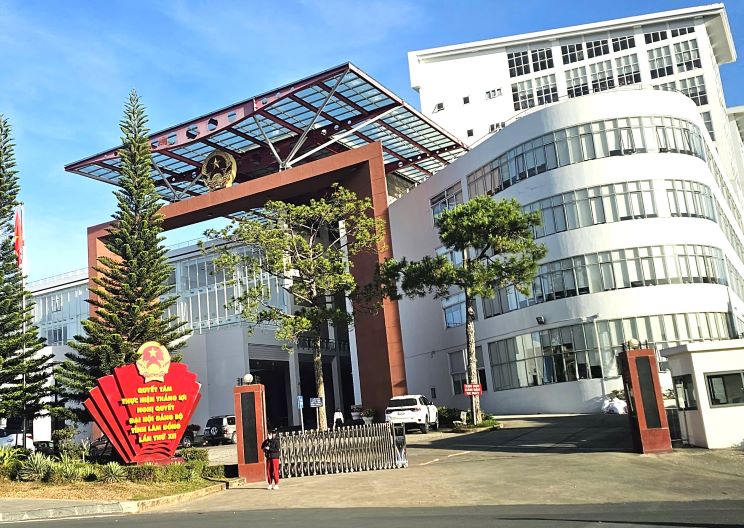 Lam Dong streamlines 723 part-time workers at the commune level after implementing the 2-level local government model. Photo: Thanh Quynh