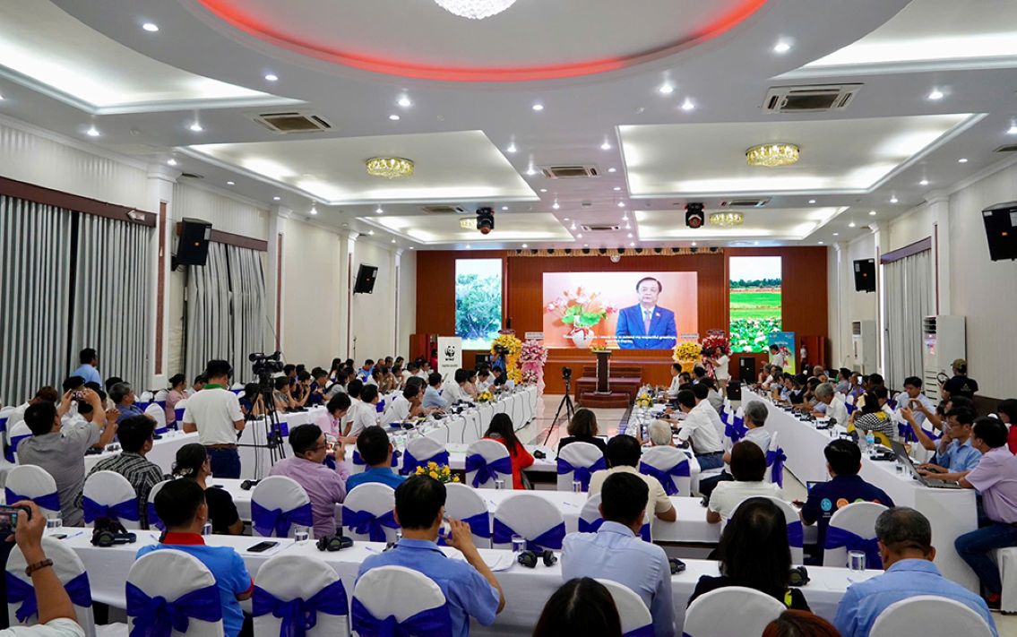 Pho Chu tich Quoc hoi Le Minh Hoan phat bieu tai hoi nghi qua video clip. Anh: Viet Tien