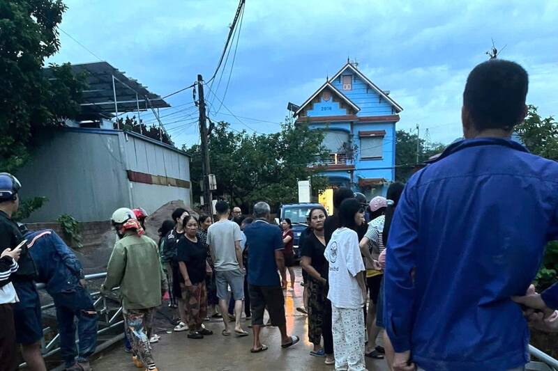 Hien truong noi xay ra vu viec chau Hoang Thi Ngoc Sang bi nuoc lu cuon troi thuoc to dan pho 1, phuong Moc Son. Anh: Nhat Minh