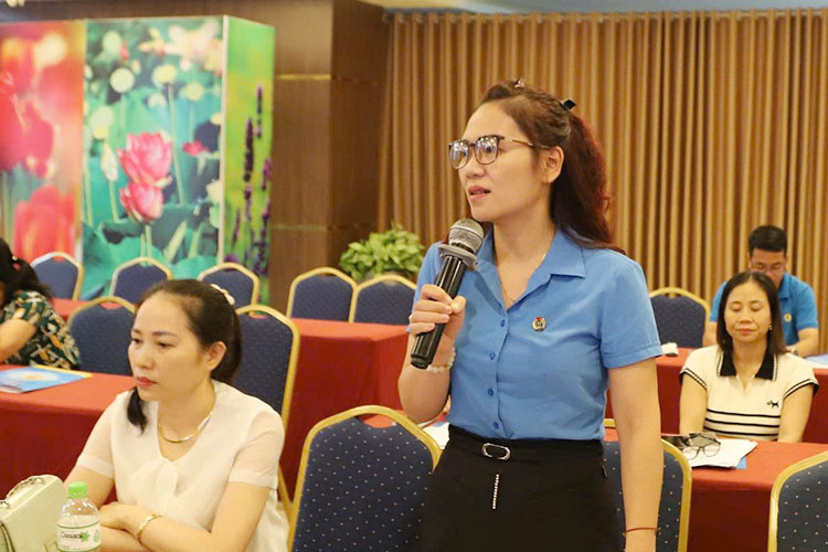 Dai bieu tham gia y kien tai Hoi nghi. Anh: Duc Linh