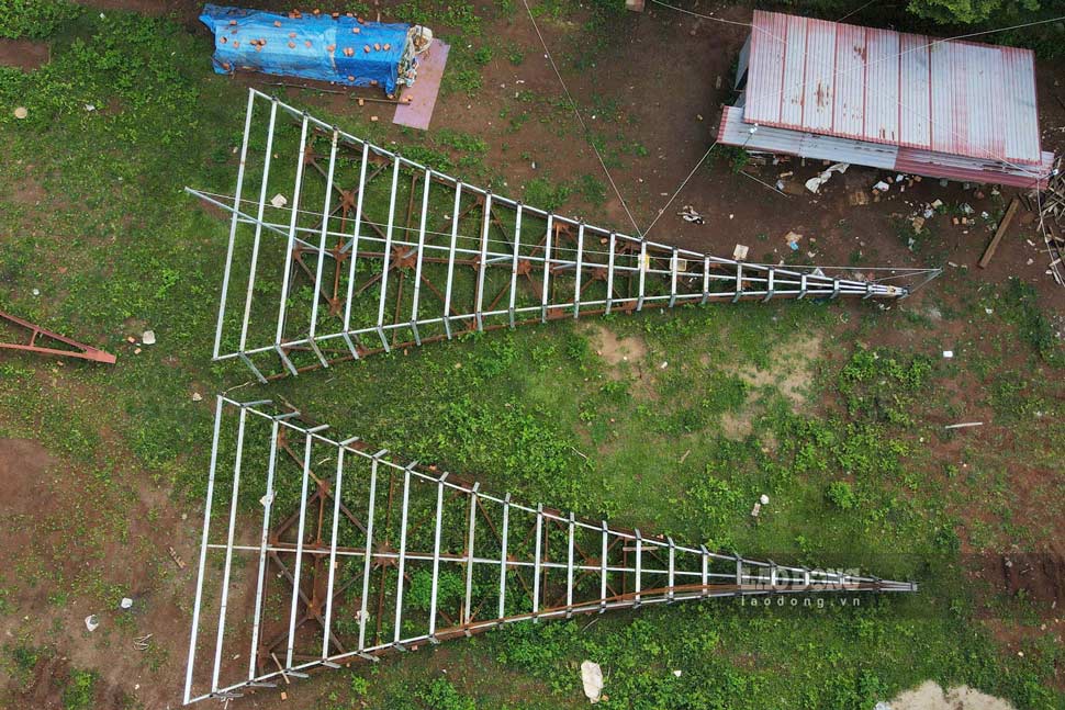 Mot so hang muc co hien tuong ri set, nam ngon ngang trong khuon vien du an. Anh: Hoai Phuong