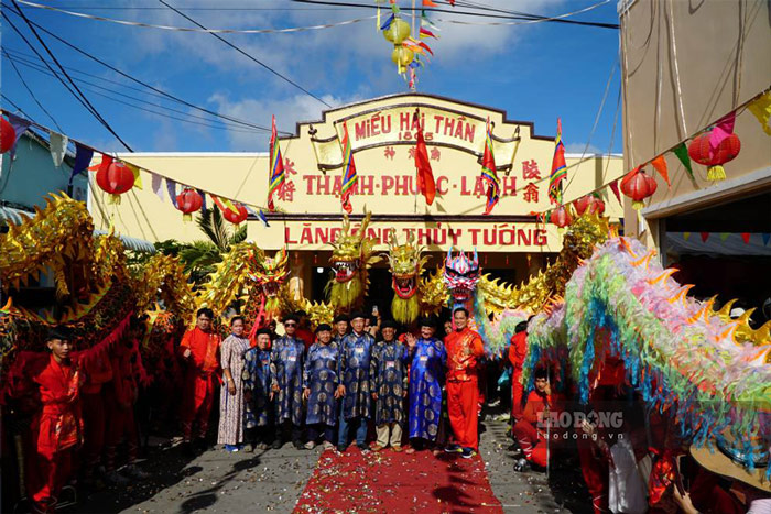 Bustling atmosphere on the last day of the Nginh Ong Can Gio Festival 2025