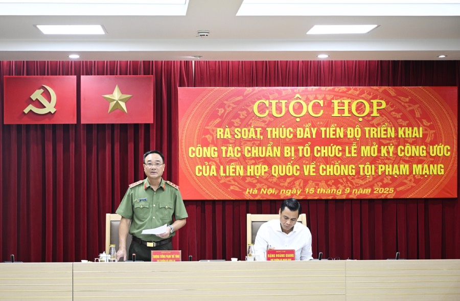 Deputy Minister of Public Security Pham The Tung and Deputy Minister of Foreign Affairs Dang Hoang Giang co-chaired a meeting to review and promote the progress of preparations to organize the Opening Ceremony of the United Nations Convention on Crime Prevention. Photo: BCA