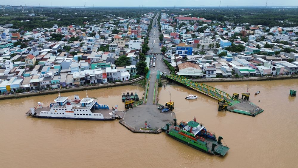 Pha Binh Khanh hien la tuyen ket noi duy nhat giua trung tam TPHCM va xa Can Gio. Ảnh: Anh Tu