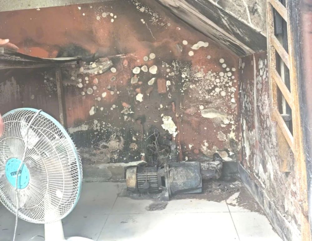 Khu vực phát cháy được cho là nơi để máy bơm nước. Ảnh: Trần Kha
