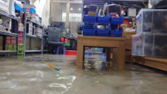 Residents' houses are turning into rivers after heavy rain in Hanoi, causing heavy damage