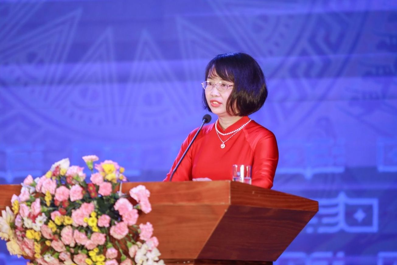 PGS.TS Pham Thi Hoang Anh - Pho Giam doc Phu trach Ban Giam doc Hoc vien Ngan hang.