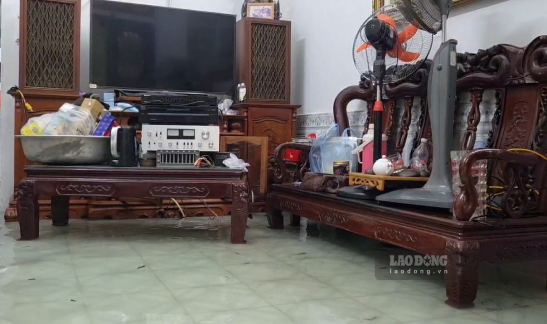 Nhieu ho dan phai ke cao do dung, thiet bi gia dung de tranh hong hoc.