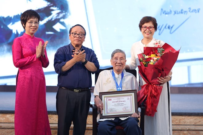 Nhac si Pham Tuyen vinh du nhan giai Hiep si De Men vao thang 5.2025. Anh: Ban to chuc cung cap