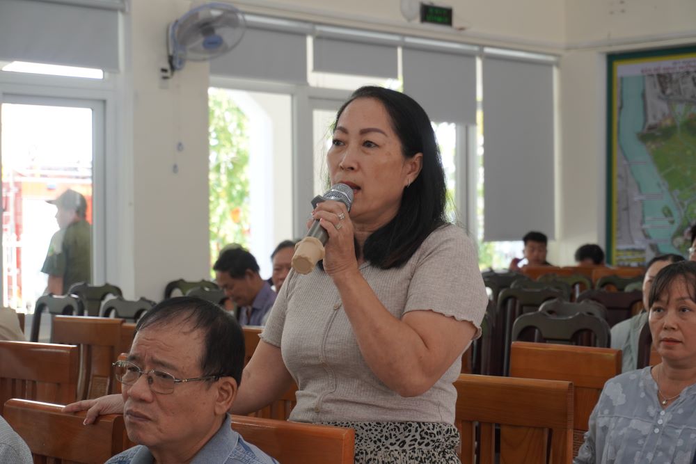 다낭 유권자들은 온라인에 만연한 가짜 상품 저품질 상품에 대해 우려하고 있습니다. 사진: 쩐티