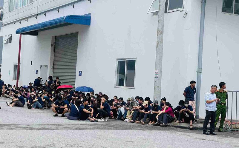 Many workers stopped working collectively in Hai Phong on October 7. Photo: Mai Huong