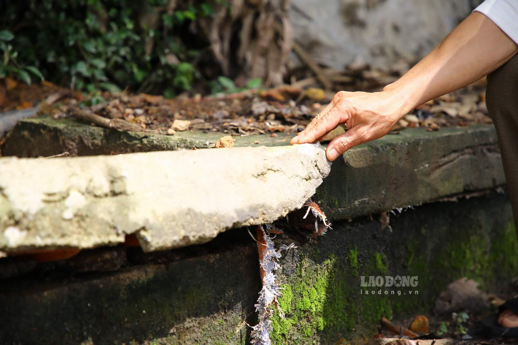 Chính quyền địa phương đang kiến nghị để sửa chữa con đường này. Ảnh: Công Sáng