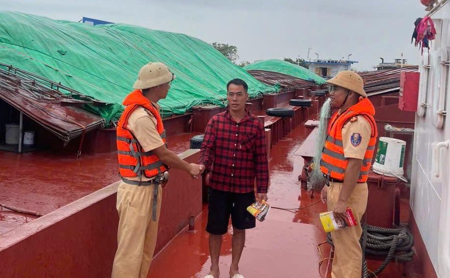 CSGT Bac Ninh kiem tra 