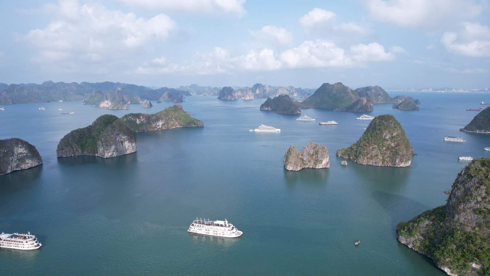 Ha Long Bay. Photo: Nguyen Hung