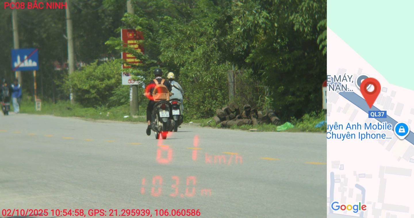 バクニン省で冷たい罰金を科せられたバイクの所有者。写真:バクニン警察