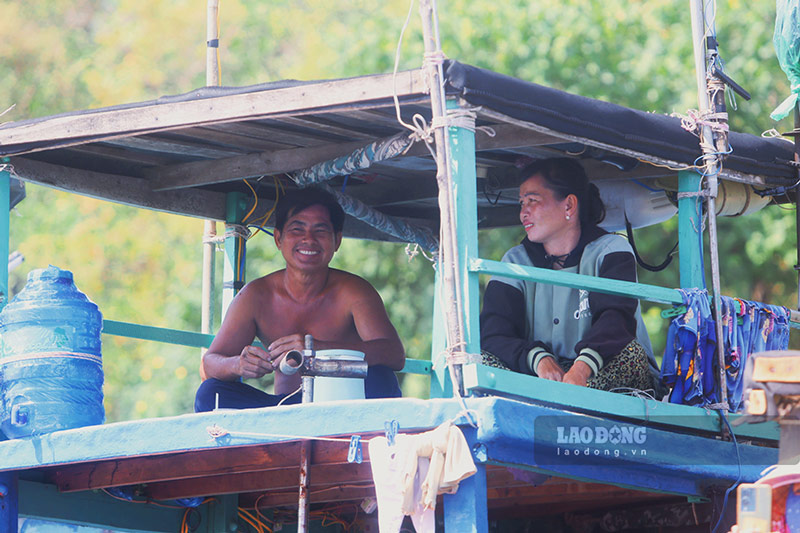 Ai cung mang net rang ro trong ngay hoi lon cua ngu dan dia phuong.