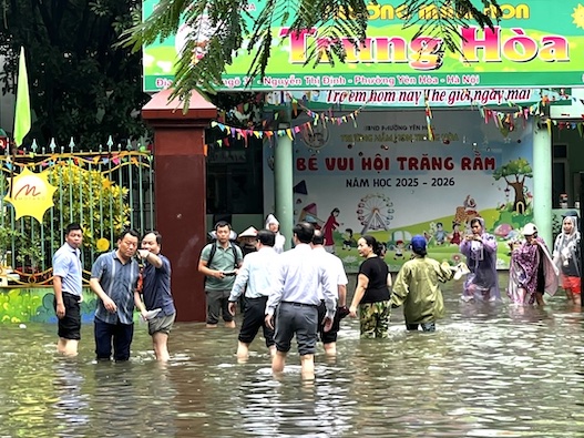 So GDDT Ha Noi dong vien can bo, giao vien, nhan vien Truong Mam non Trung Hoa (phuong Yen Hoa). Anh: CTV