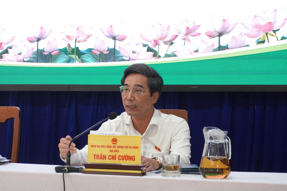 Pho Chu tich UBND TP Da Nang Tran Chi Cuong chi dao ve viec hoan thien khu pho An Thuong va cho Bac My An. Anh: Tran Thi