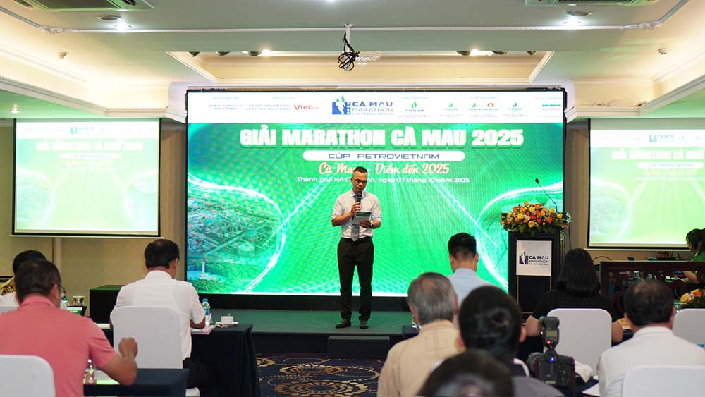 Toan canh buoi hop bao cong bo Giai marathon Ca Mau 2025. Anh: Ban to chuc
