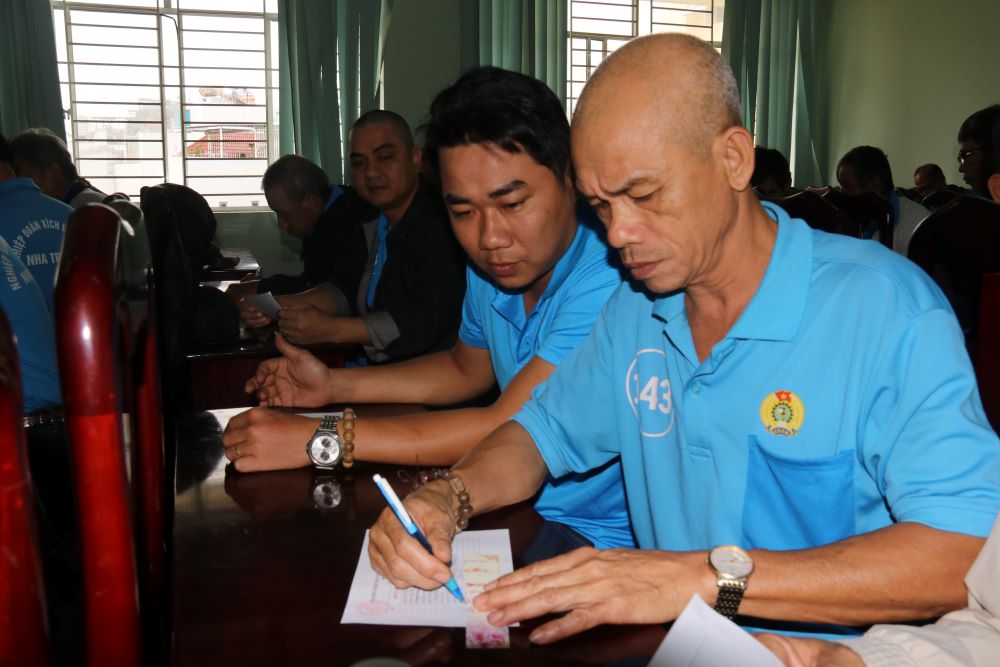 Nha Trang tourism cyclo union members actively participate in traffic safety propaganda classes. Photo: Khanh Hoa
