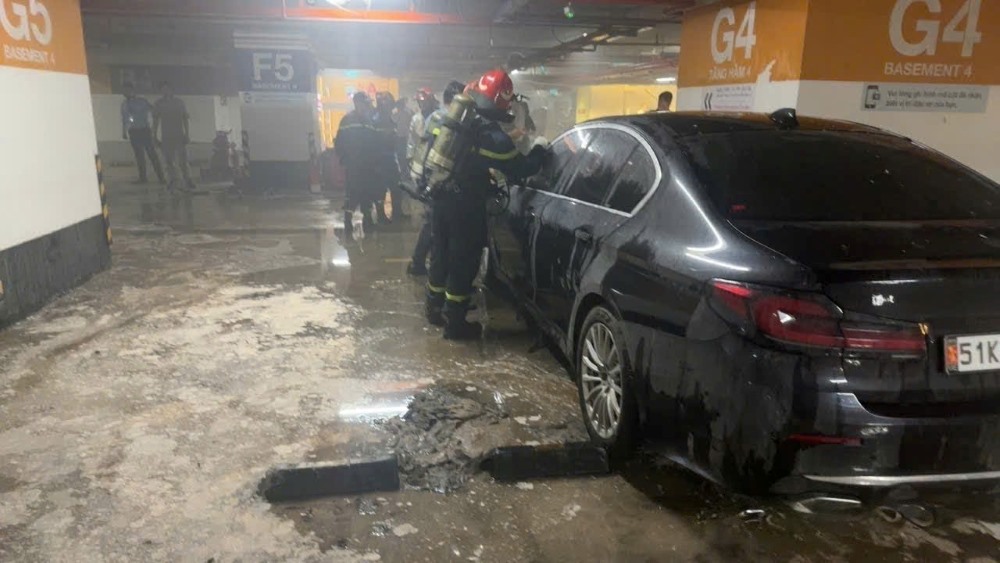 The fire was brought to light. Photo: Hoang Chinh