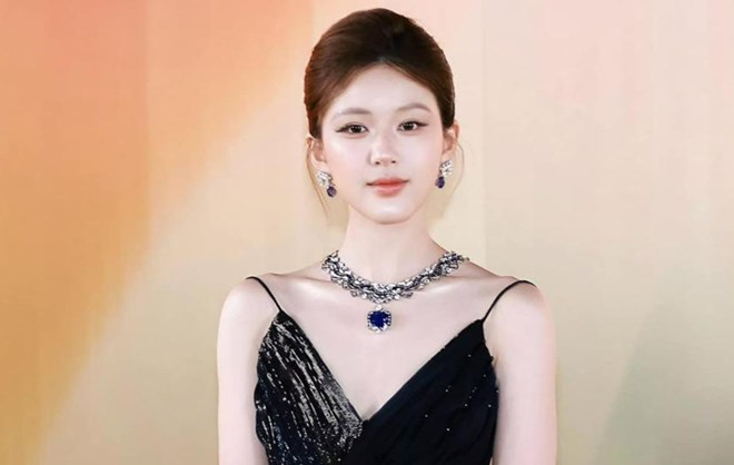 Trieu Lo Tu lien tuc vuong nghi van phau thuat tham my de tro nen dep hon. Anh: Sohu