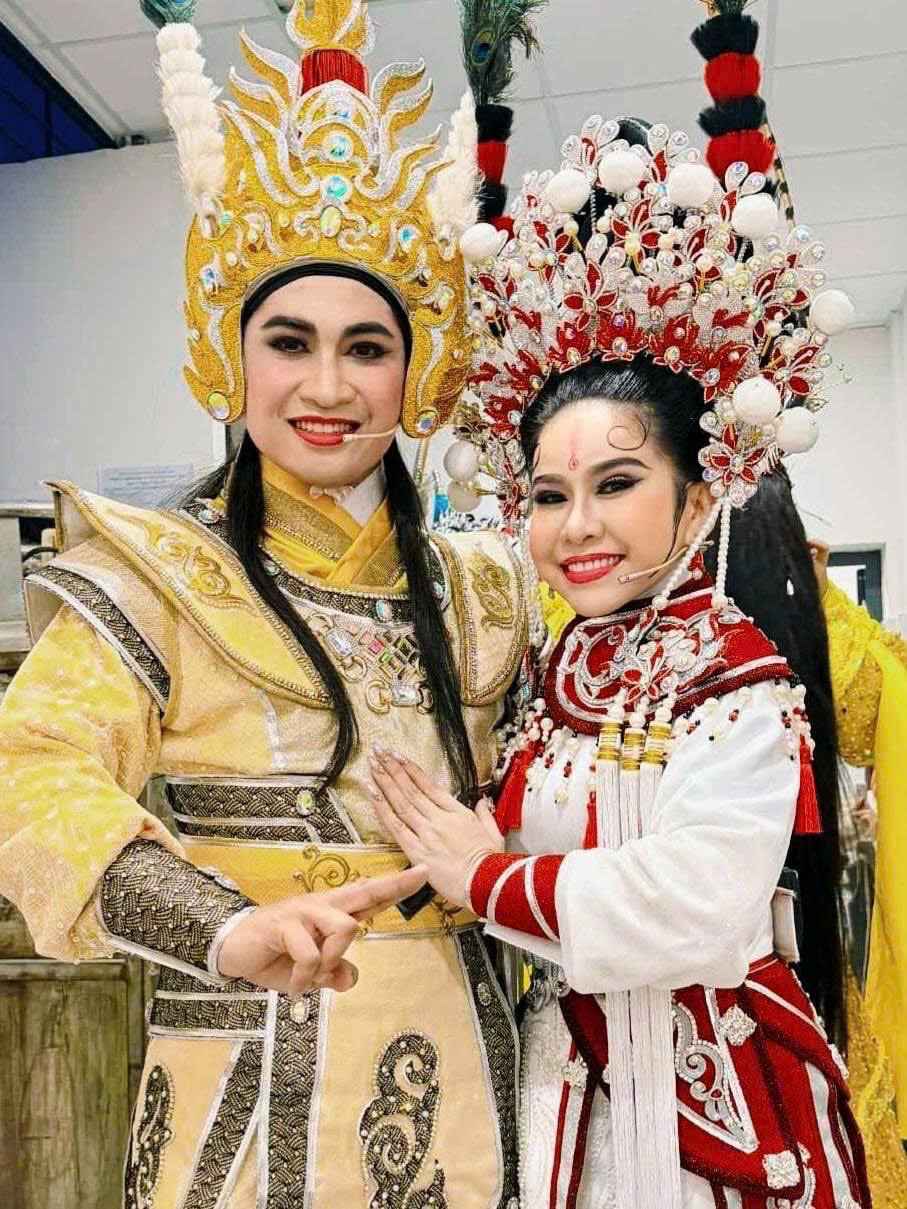 Anh: Nghe si cung cap.